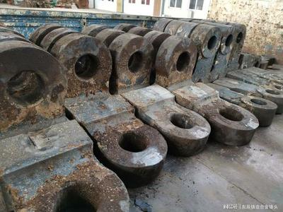 根據(jù)破碎物料讓廠(chǎng)家定制錘頭,鉻鉬合金錘頭怎樣合理配置合金比例